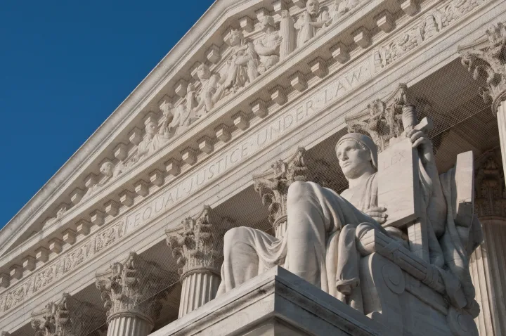 Supreme Court lets Trump strip TPS protections from 300,000+ Venezuelans