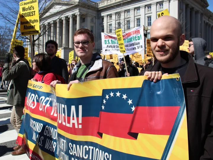 U.S. President Issues Stark Warnings to Colombia and Repeats Interest in Greenland as Maduro Faces New York Judge